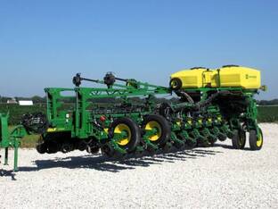 2022 John Deere 1775NT