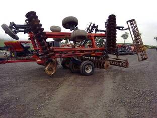 Case IH TRUE TANDEM 330 TURBO