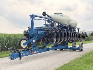 2021 Kinze 3665