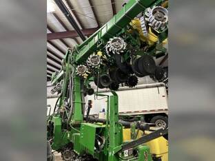 2011 John Deere 1720