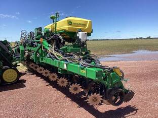2022 John Deere 1725 CCS
