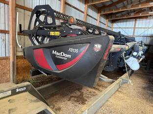 2019 MacDon Industries FD135