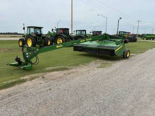 2015 John Deere 946