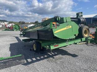 John Deere 946