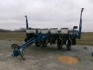 2000 Kinze 3000