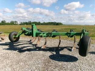 John Deere 910