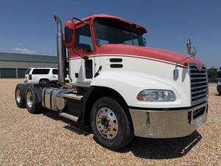 2015 Mack PINNACLE CXU613