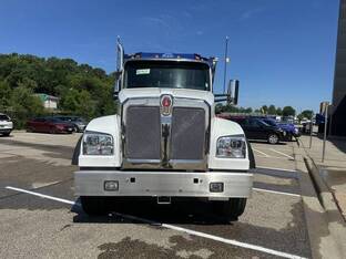 2027 Kenworth T880