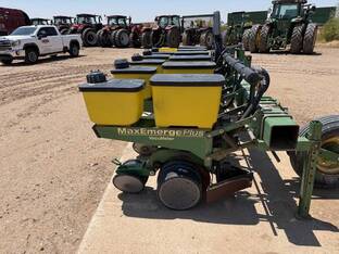 John Deere 1700