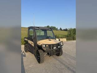 2023 John Deere XUV835M HVAC Cab
