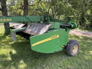 2004 John Deere 946