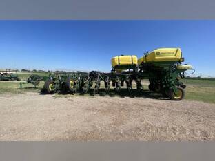 2022 John Deere 1775NT