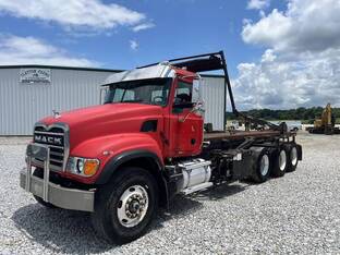2004 Mack GRANITE CV713