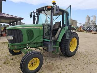 2005 John Deere 6220