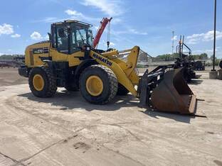 2021 Komatsu WA270-8