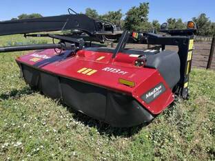 2018 MacDon Industries R113