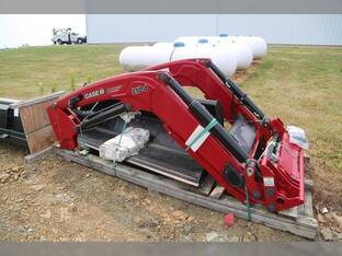 2023 Case IH L104