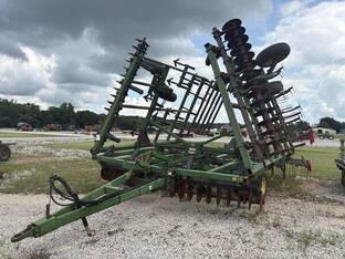 John Deere 724