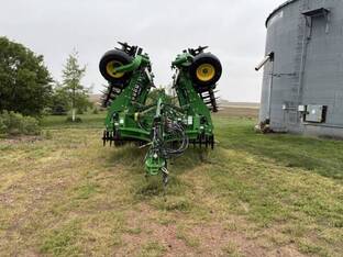 2023 John Deere 2660VT