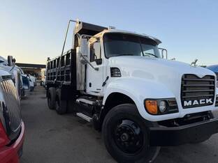 2003 Mack GRANITE CV713