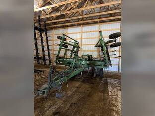 2000 John Deere 680