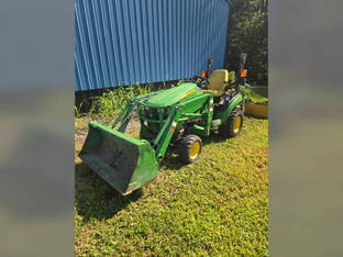 2017 John Deere 1025R