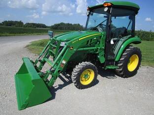 2018 John Deere 3046R