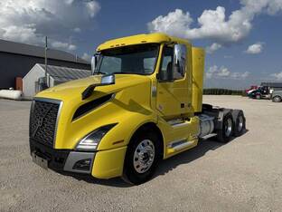 2021 Volvo VNL64T300