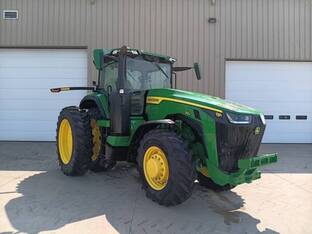 2025 John Deere 8R 250