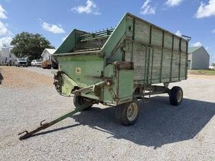 John Deere 125