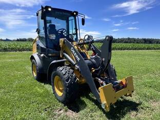 2023 John Deere 244L