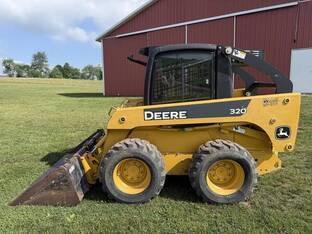 2006 John Deere 320