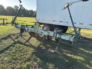 2005 KMC FOUR ROW RIPPER BEDDER
