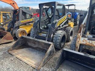 2017 New Holland L218