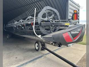 2022 MacDon Industries D135