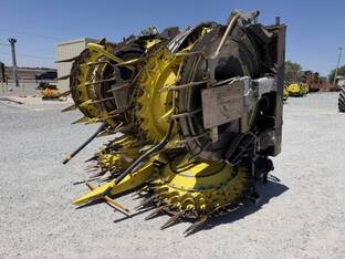 2024 John Deere 772