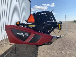 2018 MacDon Industries FD140