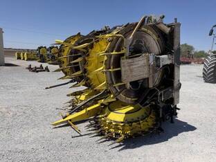 2022 John Deere 772
