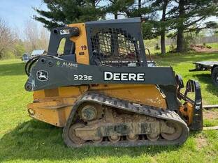 2015 John Deere 323E
