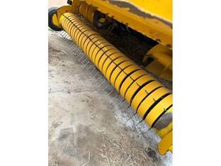 New Holland BIG BALER 330PC