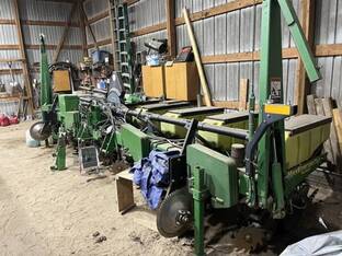 1997 John Deere 1700