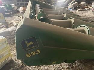 2001 John Deere 693