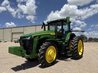 2025 John Deere 8R 250