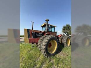 1980 Versatile 555