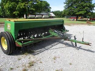 John Deere 8300