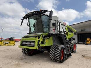 2023 Claas LEXION 8700TT
