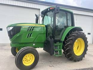 John Deere 6105M