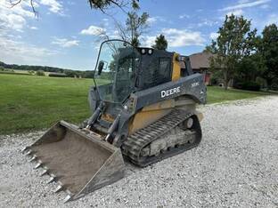 2017 John Deere 333G