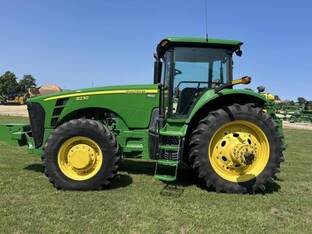 2007 John Deere 8230