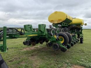 2017 John Deere 1775NT